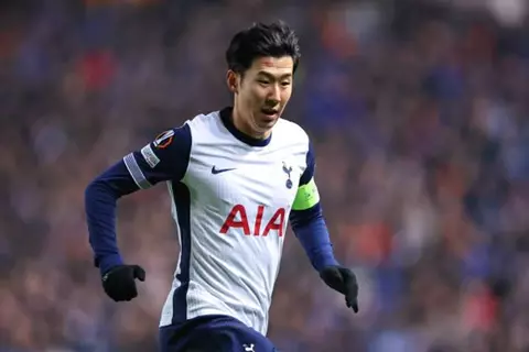 تقارير: توتنهام لن يسمح برحيل سون إلا بمقابل مادي كبير